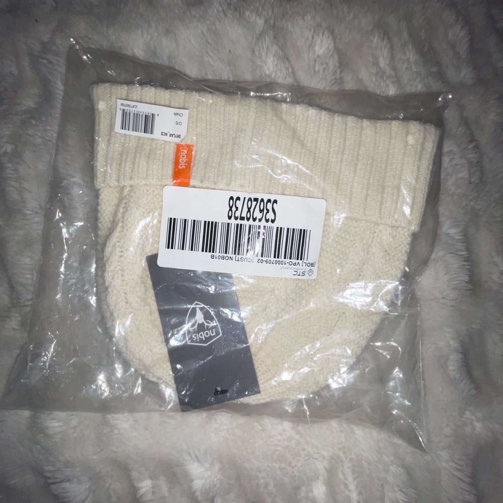 Nobis Cable Knit Hat